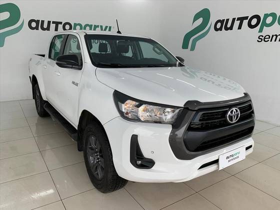 TOYOTA HILUX 2.8 D-4D TURBO DIESEL CD SR 4X4 AUTOMÁTICO